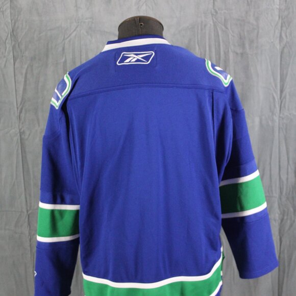 Vancouver Canucks Jersey (Retro) - Home Jersey by Reebok - Men's XL - Picture 6 of 9
